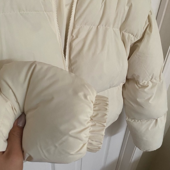 Fabletics Cream Puffer Jacket (M) - Picture 3 of 4